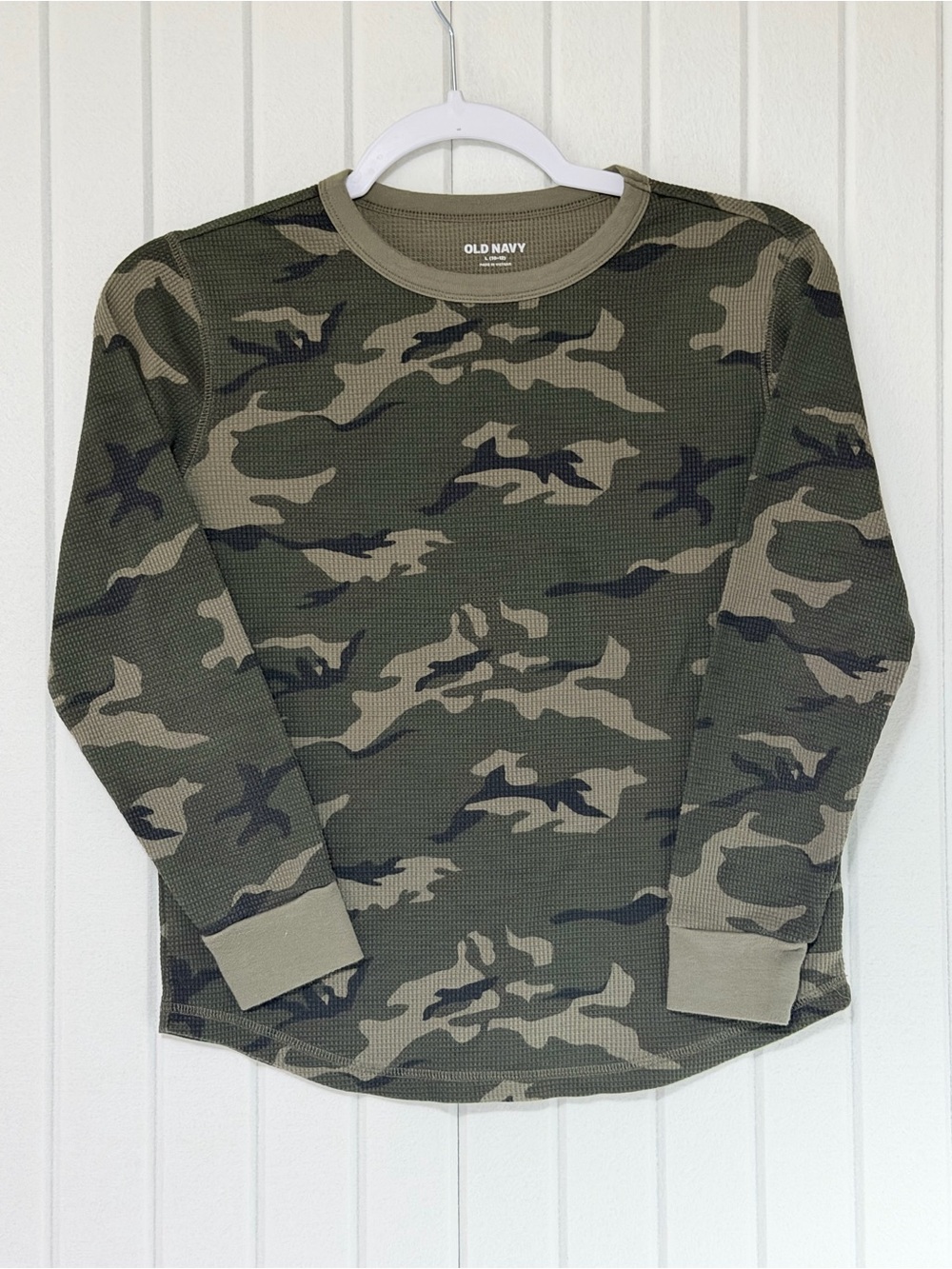 Old Navy Camouflage Waffle-Knit Long Sleeve Tee